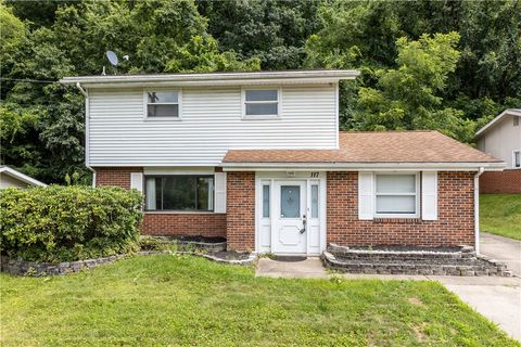 Photo of 117 Alpine Village Dr, Monroeville, PA 15146 (MLS # 1746006)