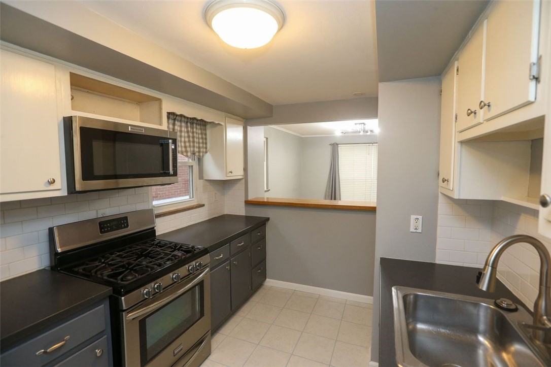 Mt Lebanon, Pennsylvania 15234, United States, 3 Bedrooms Bedrooms, ,2 BathroomsBathrooms,Residential,Contingent,203340