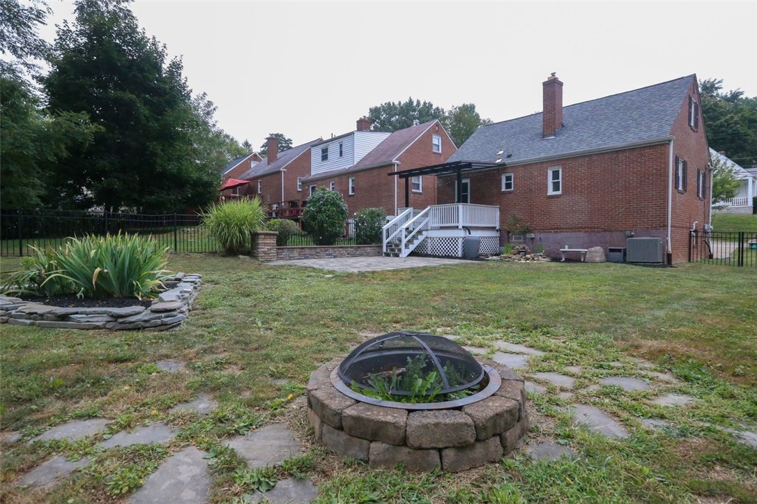 Mt Lebanon, Pennsylvania 15234, United States, 3 Bedrooms Bedrooms, ,2 BathroomsBathrooms,Residential,Contingent,203340