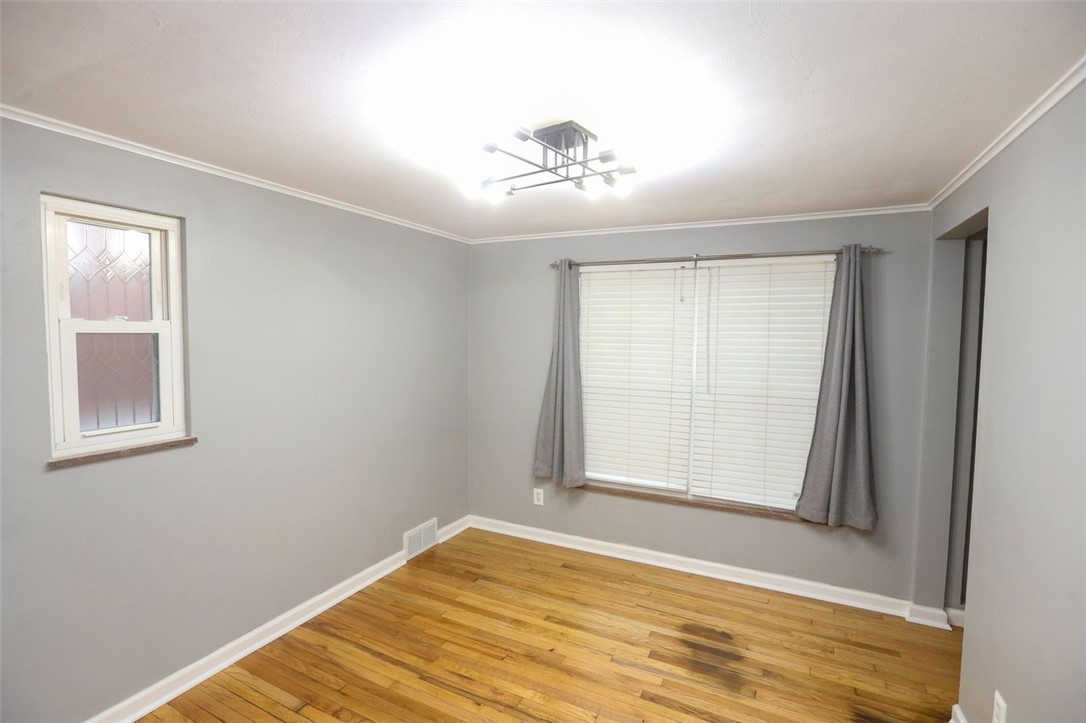 Mt Lebanon, Pennsylvania 15234, United States, 3 Bedrooms Bedrooms, ,2 BathroomsBathrooms,Residential,Contingent,203340