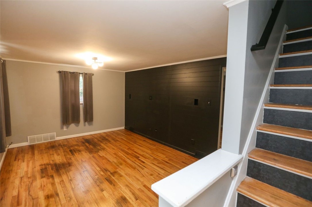 Mt Lebanon, Pennsylvania 15234, United States, 3 Bedrooms Bedrooms, ,2 BathroomsBathrooms,Residential,Contingent,203340