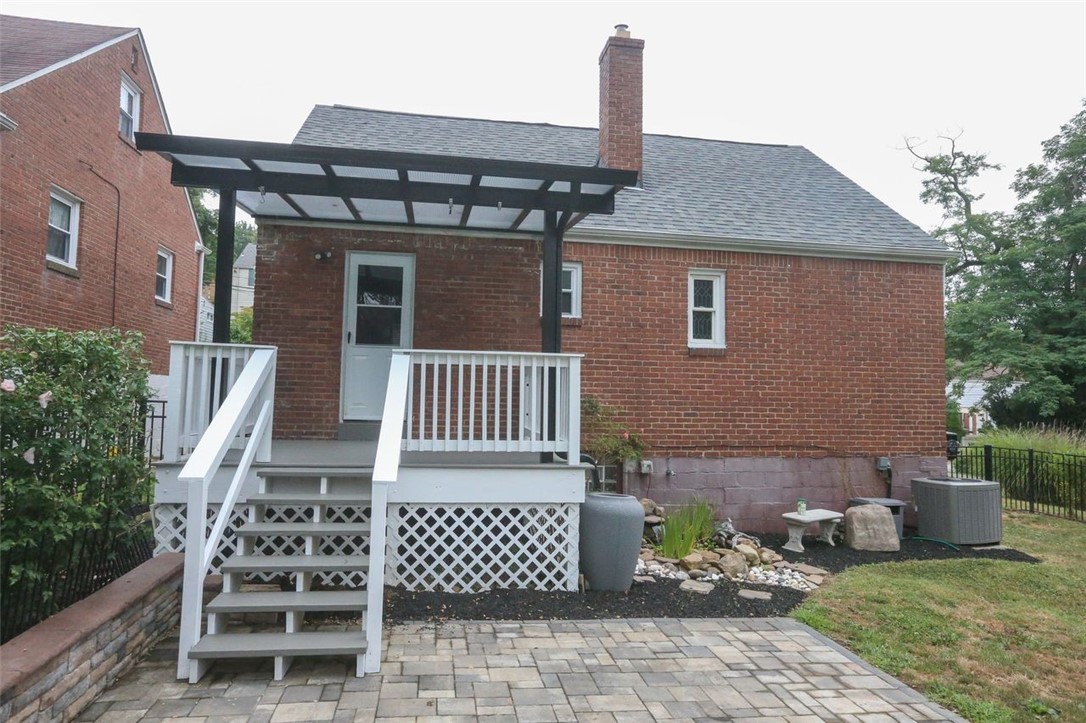 Mt Lebanon, Pennsylvania 15234, United States, 3 Bedrooms Bedrooms, ,2 BathroomsBathrooms,Residential,Contingent,203340