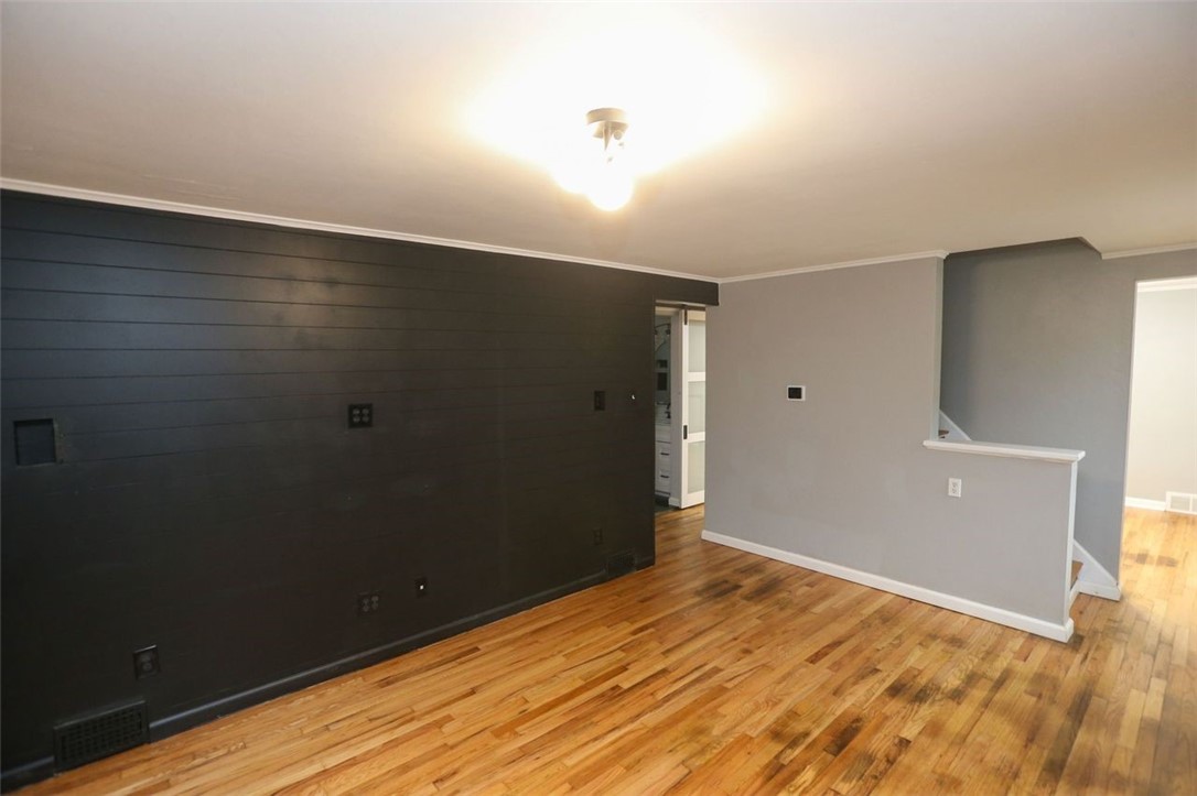 Mt Lebanon, Pennsylvania 15234, United States, 3 Bedrooms Bedrooms, ,2 BathroomsBathrooms,Residential,Contingent,203340