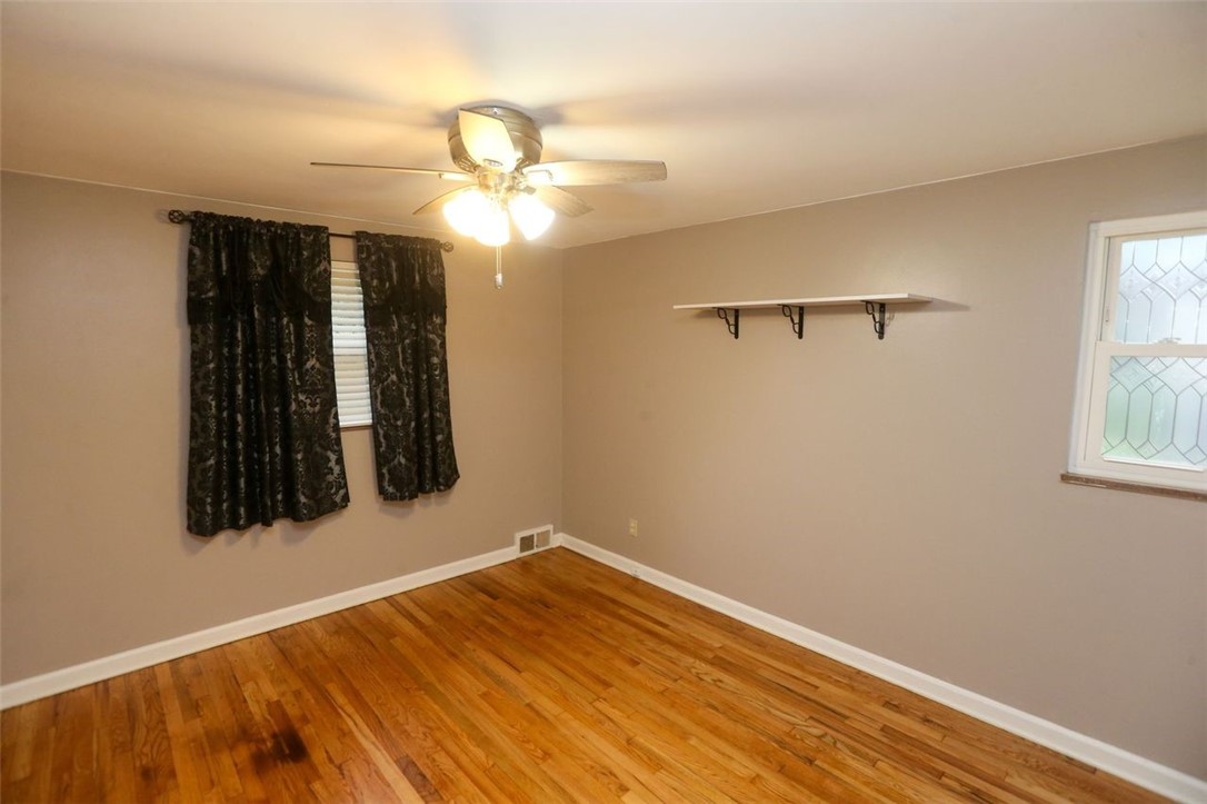 Mt Lebanon, Pennsylvania 15234, United States, 3 Bedrooms Bedrooms, ,2 BathroomsBathrooms,Residential,Contingent,203340