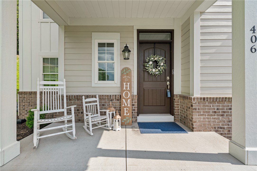 406 Oak Ridge Court