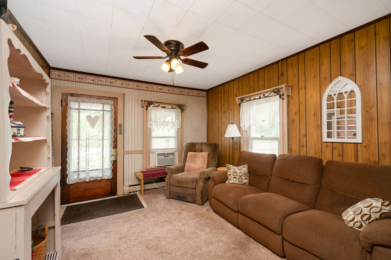 422 MCCALMONT Road