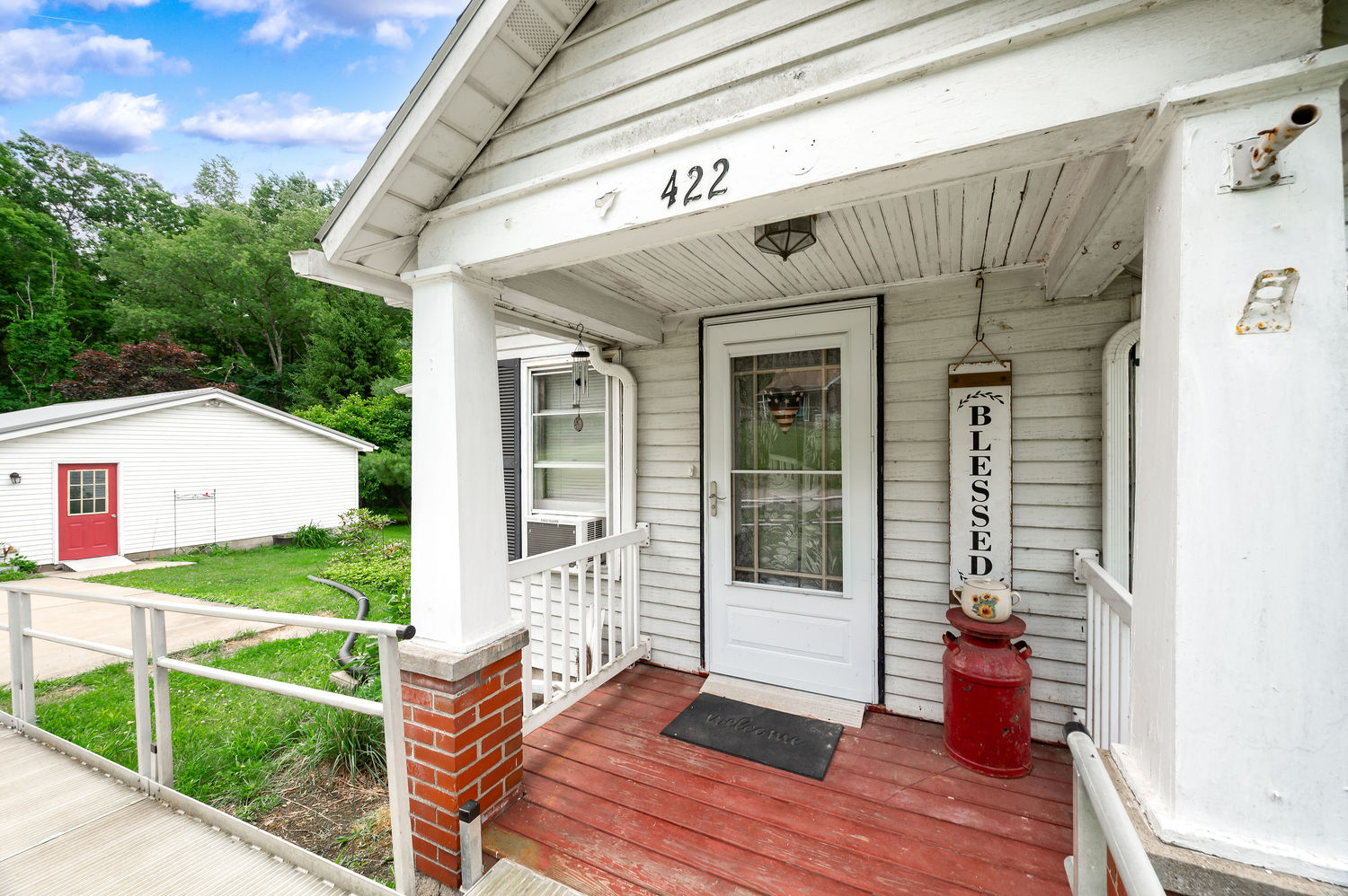 422 MCCALMONT Road