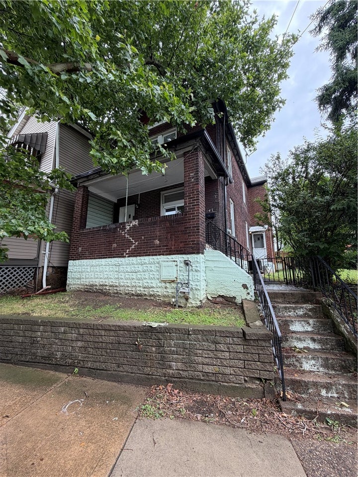 Photo 1 of 20 — 147 Auriles St, Duquesne, PA 15110
