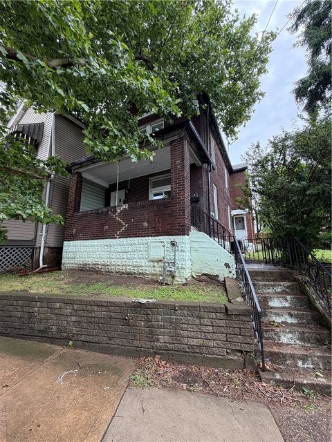 Homes For Sale - 147 Auriles St St<br/> Duquesne, PA 15110