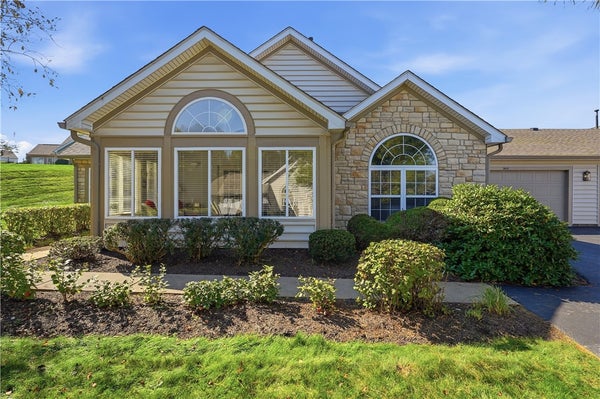 1721 HEATHER HEIGHTS DR, CRESCENT, PA 15046 - Image 4e2c12b36e1b8ea4a95b8e45c19d1977/1082531451