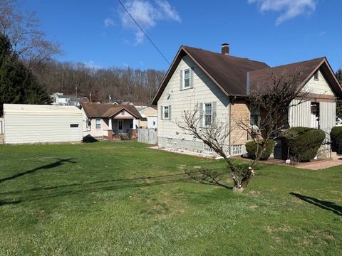 Homes For Sale - 1738 /1740 Hancock Ave<br/> Washington, PA 15613