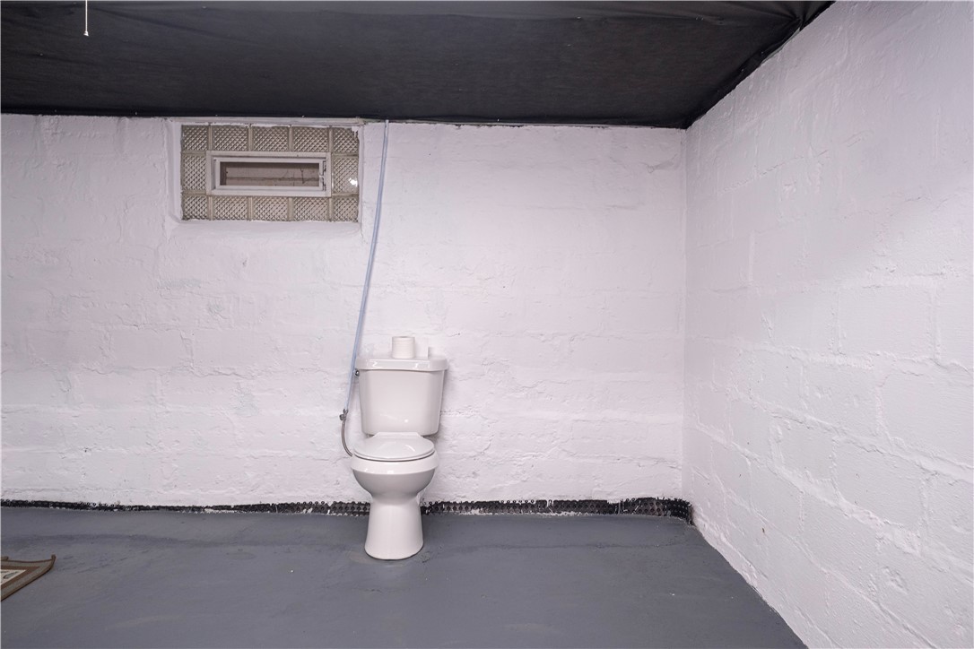 West View, Pennsylvania 15229, United States, 3 Bedrooms Bedrooms, ,2 BathroomsBathrooms,Residential,Active,190620