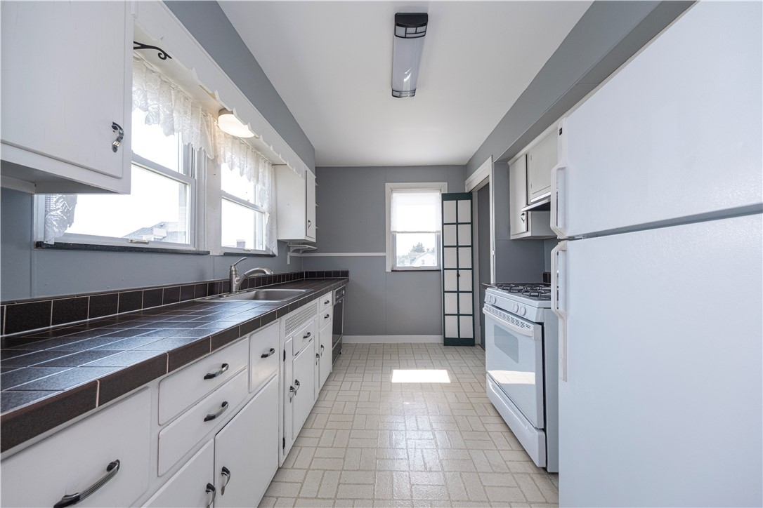 West View, Pennsylvania 15229, United States, 3 Bedrooms Bedrooms, ,2 BathroomsBathrooms,Residential,Active,190620