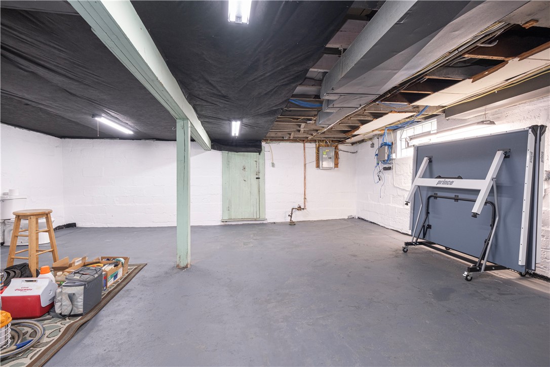 West View, Pennsylvania 15229, United States, 3 Bedrooms Bedrooms, ,2 BathroomsBathrooms,Residential,Active,190620