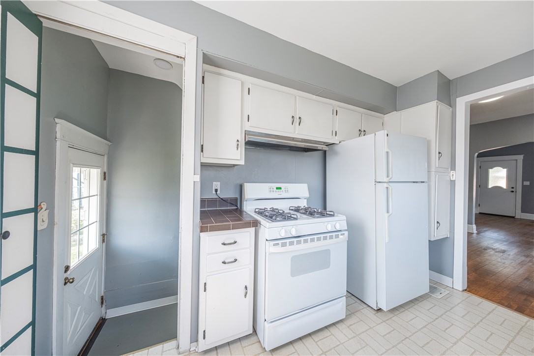 West View, Pennsylvania 15229, United States, 3 Bedrooms Bedrooms, ,2 BathroomsBathrooms,Residential,Active,190620