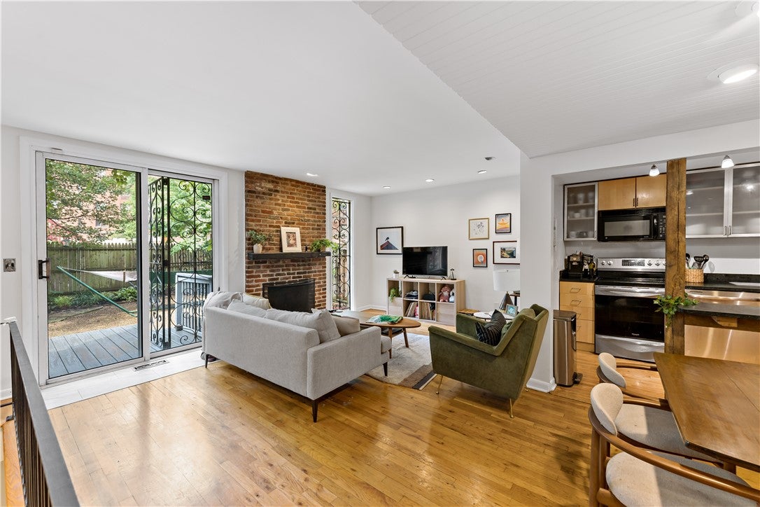 342 Denniston St 1