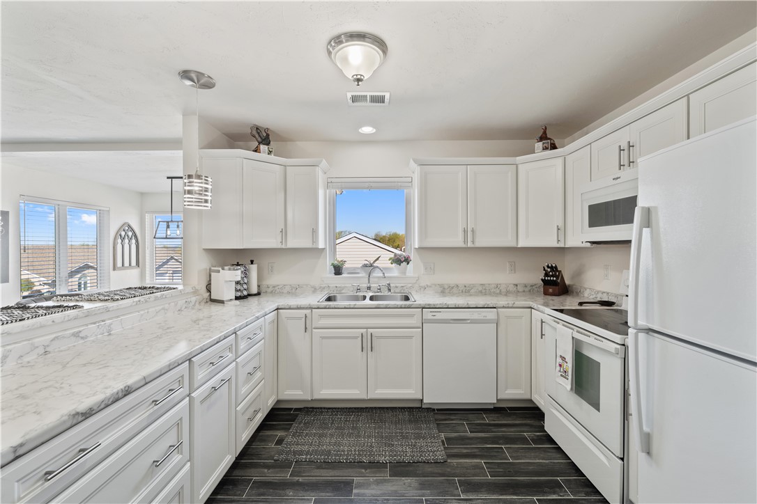 Derry Twp, Pennsylvania 15650, United States, 2 Bedrooms Bedrooms, ,2 BathroomsBathrooms,Residential,Active,28572