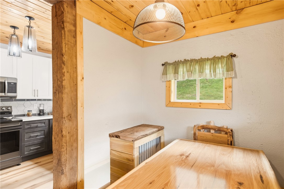 Westmont Hilltop School District, Pennsylvania 15905, United States, 4 Bedrooms Bedrooms, ,2 BathroomsBathrooms,Residential,Active,227599