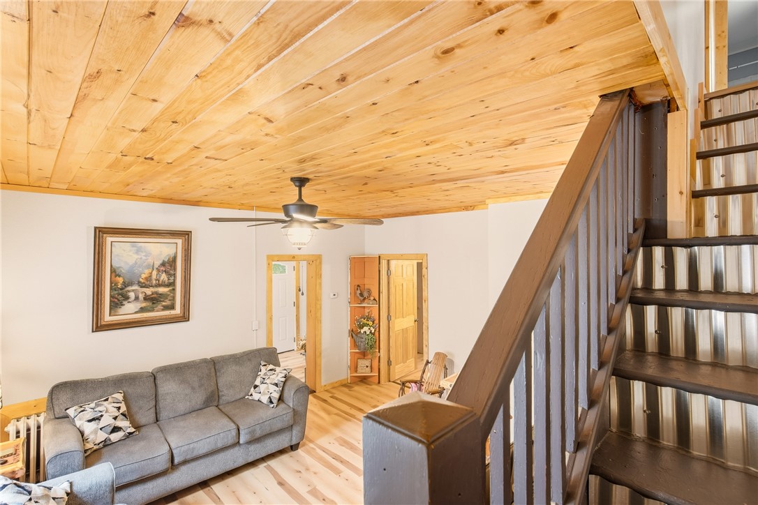 Westmont Hilltop School District, Pennsylvania 15905, United States, 4 Bedrooms Bedrooms, ,2 BathroomsBathrooms,Residential,Active,227599