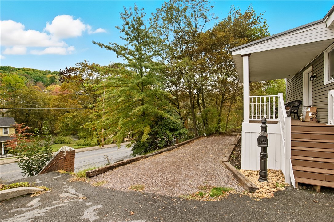 Westmont Hilltop School District, Pennsylvania 15905, United States, 4 Bedrooms Bedrooms, ,2 BathroomsBathrooms,Residential,Active,227599