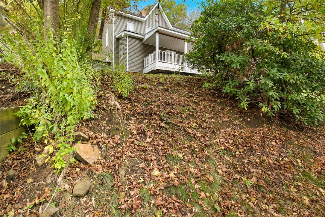 Westmont Hilltop School District, Pennsylvania 15905, United States, 4 Bedrooms Bedrooms, ,2 BathroomsBathrooms,Residential,Active,227599