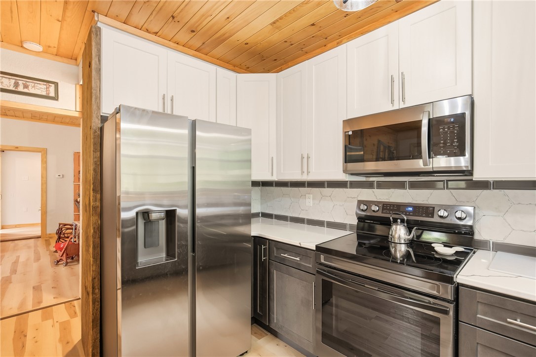 Westmont Hilltop School District, Pennsylvania 15905, United States, 4 Bedrooms Bedrooms, ,2 BathroomsBathrooms,Residential,Active,227599