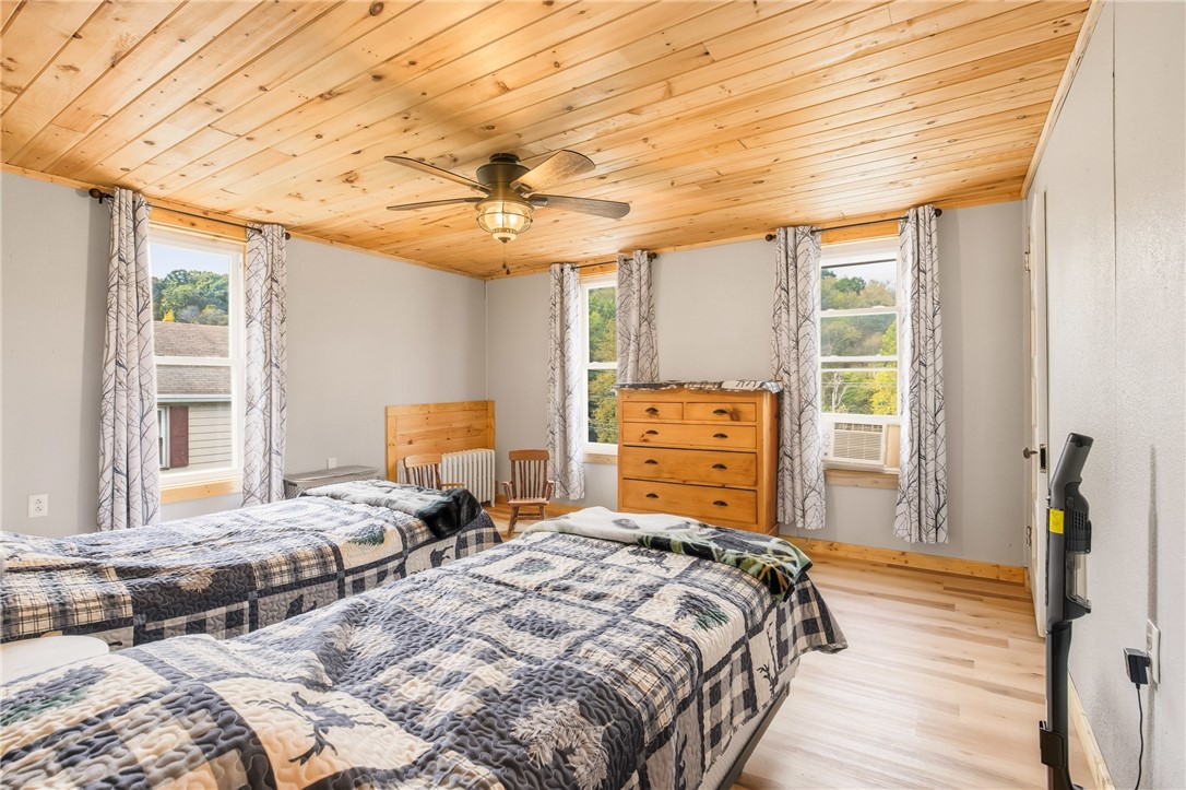 Westmont Hilltop School District, Pennsylvania 15905, United States, 4 Bedrooms Bedrooms, ,2 BathroomsBathrooms,Residential,Active,227599