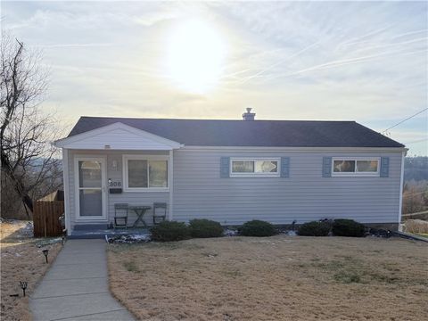 Photo of 308 Elfort Dr, Pittsburgh, PA 15235 (MLS # 1736788)