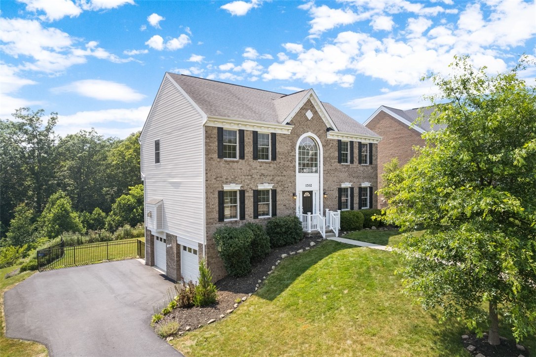 1702 S Hawthorn Ct