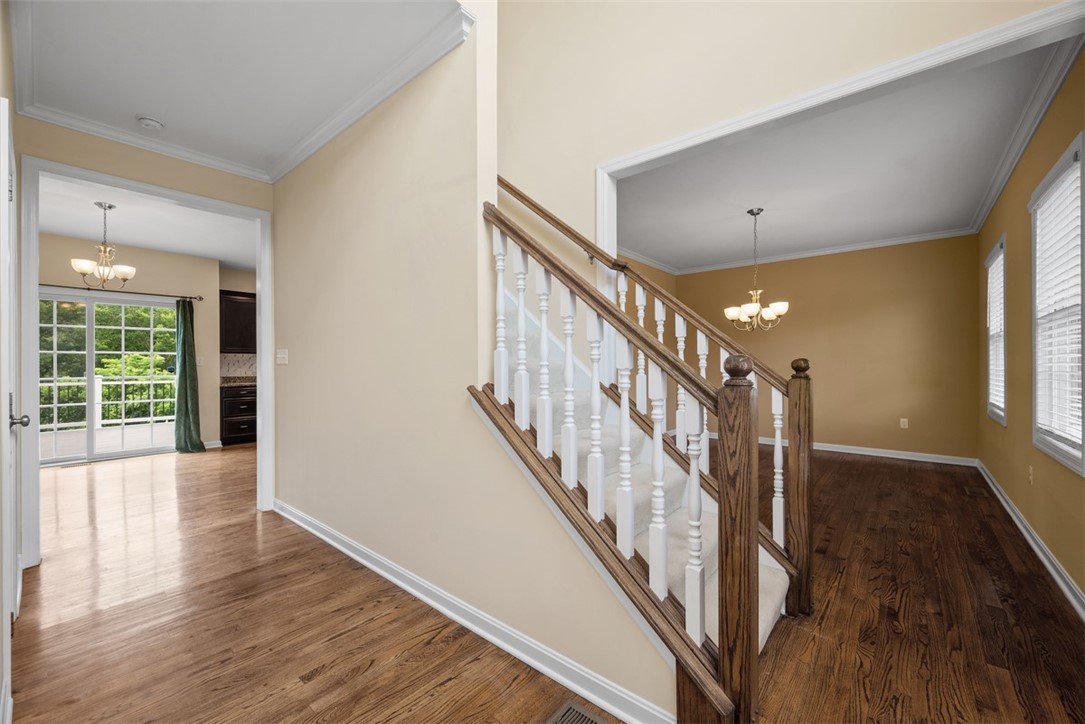 1702 S Hawthorn Ct