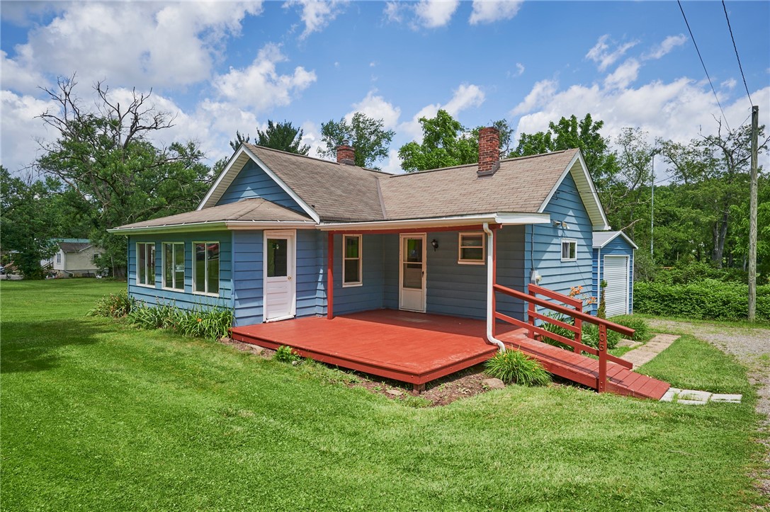 105 Derrick Ln