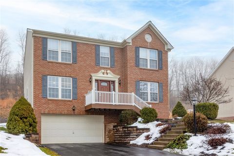 Photo of 327 Fieldbrook Dr, Washington, PA 15301 (MLS # 1740464)