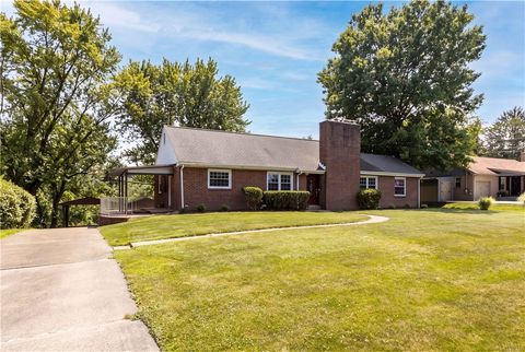 Homes For Sale - 407 Vineyard Dr Dr<br/> Richland, PA 15044