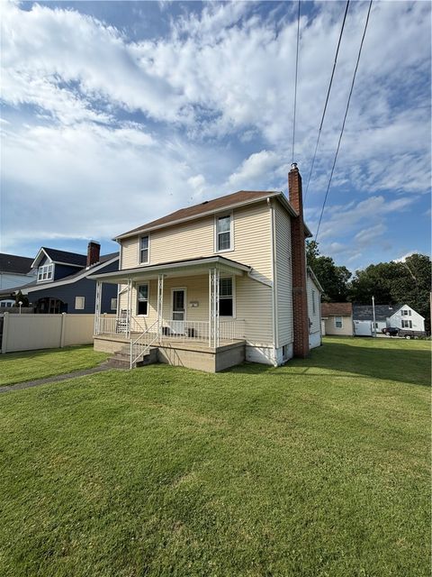 Photo of 312 E Georgia Ave, Connellsville, PA 15425 (MLS # 1762266)