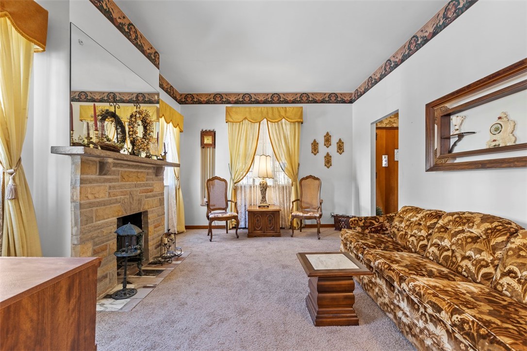 Mt Lebanon, Pennsylvania 15228, United States, 5 Bedrooms Bedrooms, ,2 BathroomsBathrooms,Residential,Active,177439