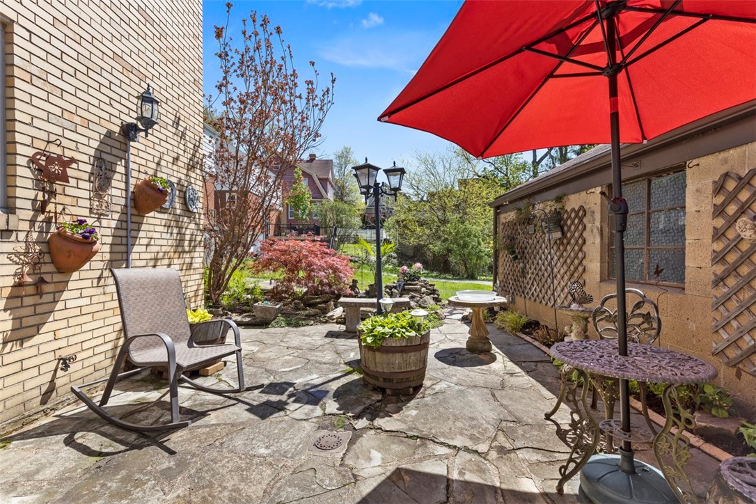 Mt Lebanon, Pennsylvania 15228, United States, 5 Bedrooms Bedrooms, ,2 BathroomsBathrooms,Residential,Active,177439