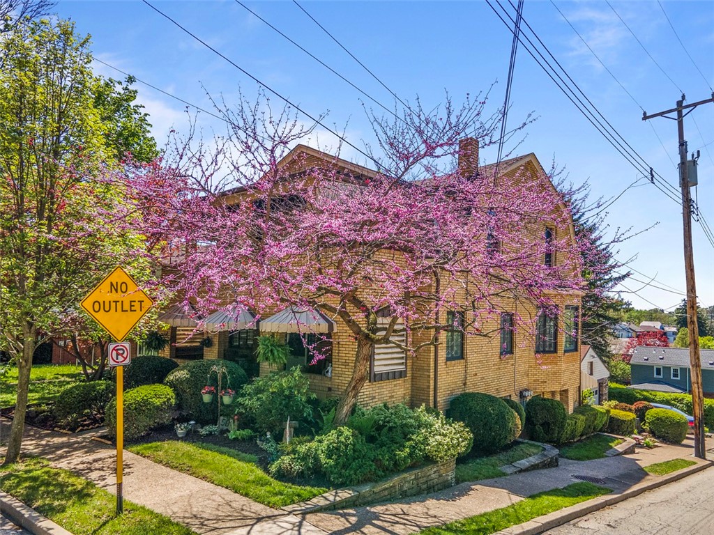 Mt Lebanon, Pennsylvania 15228, United States, 5 Bedrooms Bedrooms, ,2 BathroomsBathrooms,Residential,Active,177439