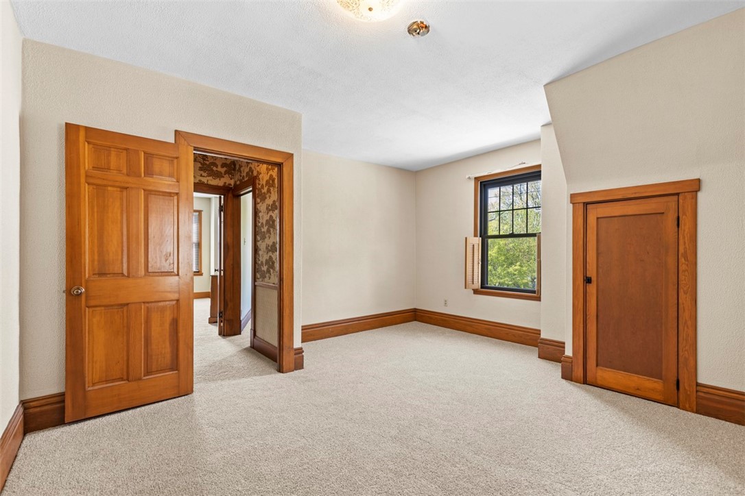 Mt Lebanon, Pennsylvania 15228, United States, 5 Bedrooms Bedrooms, ,2 BathroomsBathrooms,Residential,Active,177439