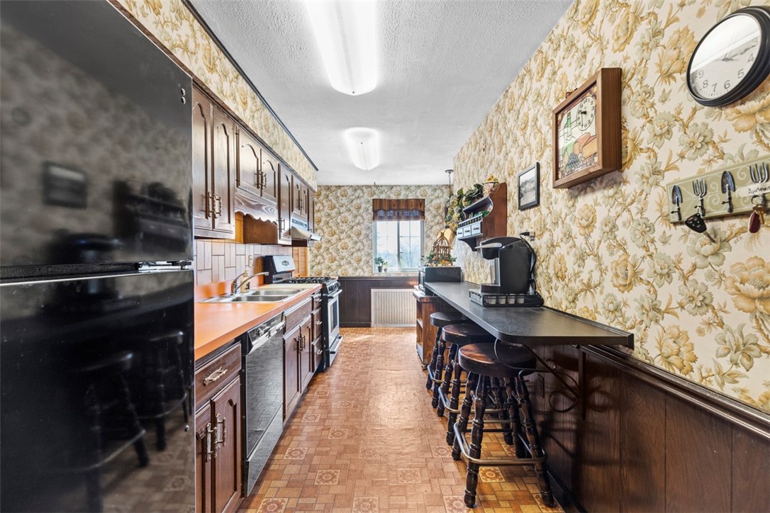 Mt Lebanon, Pennsylvania 15228, United States, 5 Bedrooms Bedrooms, ,2 BathroomsBathrooms,Residential,Active,177439