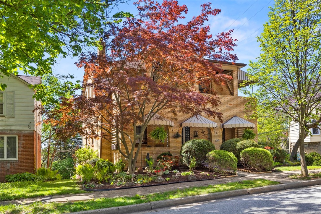 Mt Lebanon, Pennsylvania 15228, United States, 5 Bedrooms Bedrooms, ,2 BathroomsBathrooms,Residential,Active,177439