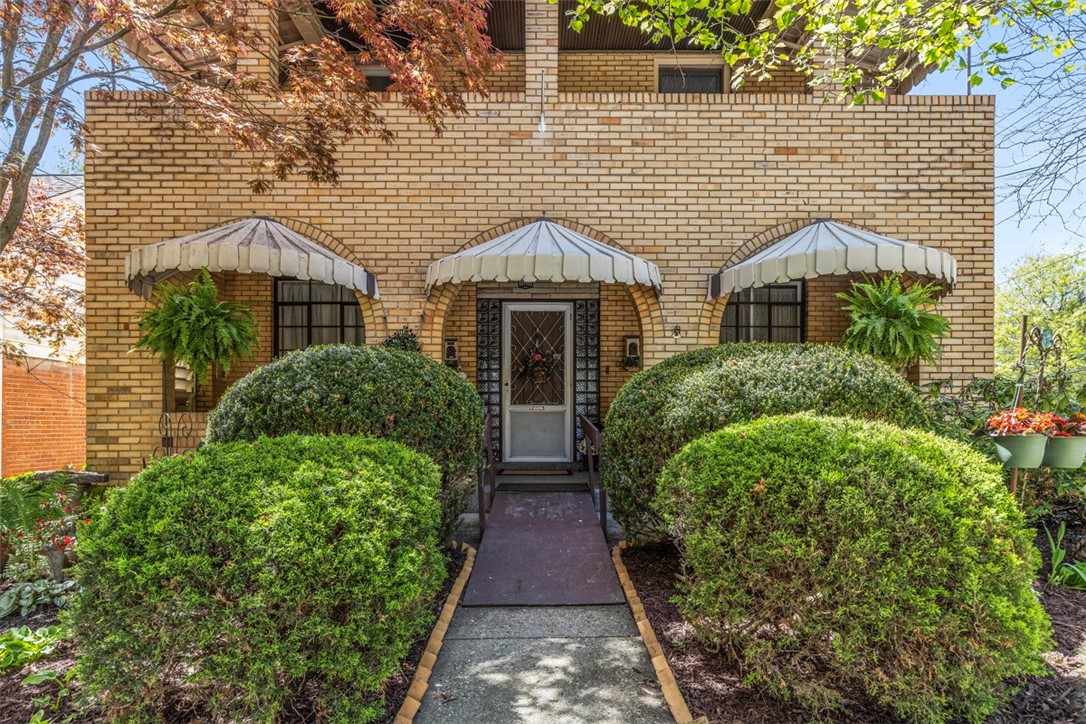 Mt Lebanon, Pennsylvania 15228, United States, 5 Bedrooms Bedrooms, ,2 BathroomsBathrooms,Residential,Active,177439