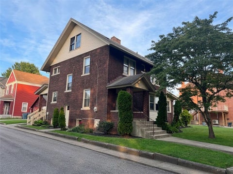 Homes For Sale - 411 10th Ave Ave<br/> New Brighton, PA 15066
