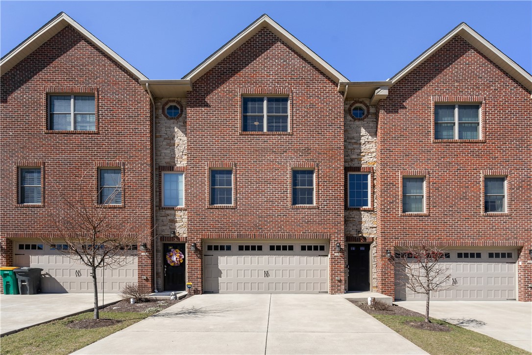 594 Chesnic Dr Dr, Canonsburg, Pennsylvania image 2