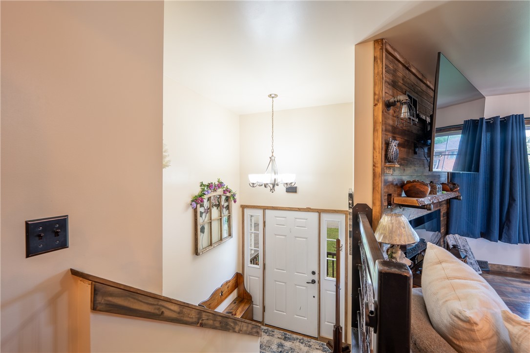 105 Frank Cir