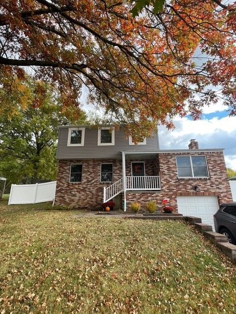 Photo of 13 Willow Crossing Rd, Greensburg, PA 15601 (MLS # 1727237)