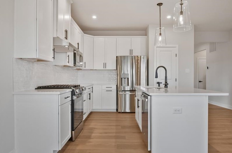 1052 Blackthorne Drive