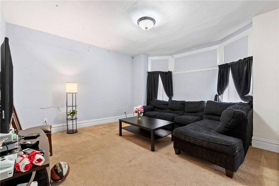 7 Clarion Ave
