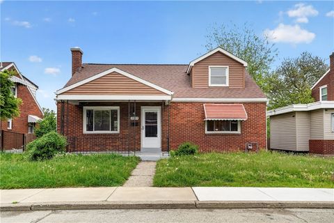 Photo of 1019 Washington St, Mckeesport, PA 15132 (MLS # 1750305)