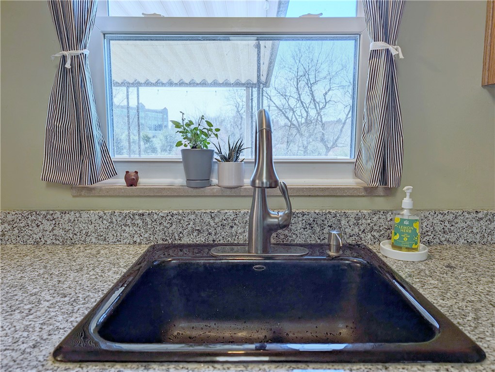 327 Ohio Ave Ave, Clairton, Pennsylvania image 19