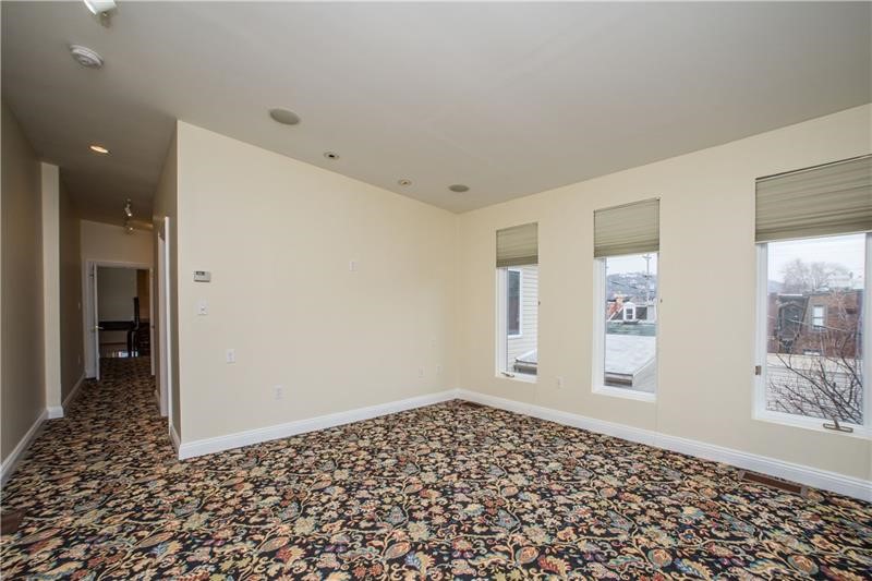 South Side, Pennsylvania 15203, United States, 3 Bedrooms Bedrooms, ,3 BathroomsBathrooms,Residential,Active,4350